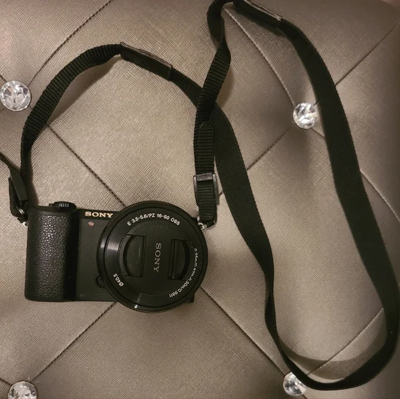 Sony Alpha a5100 Mirrorless Camera - Picture 1 of 12
